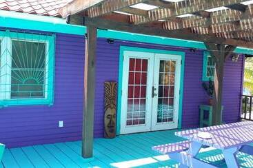 호텔 Coco's Beachfront Cabanas