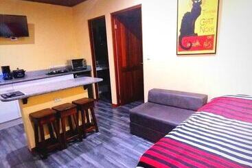 호텔 Lake Gardens Arenal Villas