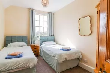 South Lodge   Longford Hall Farm Holiday Cottages