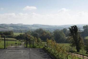 Thorndale Farm Barn Stable Cottage