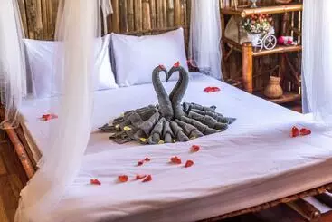 هتل Jungle Beach
