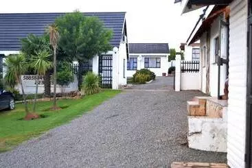 ペンション Phomolo Guest House