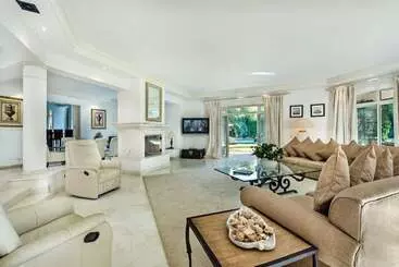 Cabane Villa In Quinta Do Lago Resort 1025