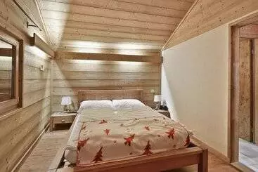 ホテル Hôtel Restaurant Les Lilas