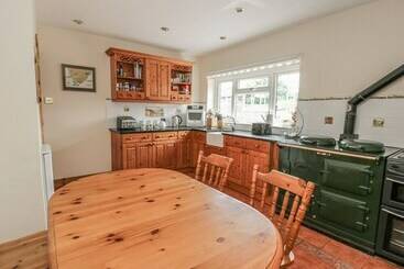 קוטג'' Pond View