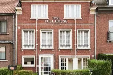 Hotel Full House