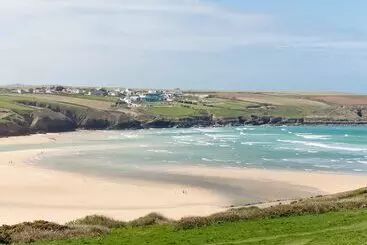 Mökkimajoitus Cribbar View