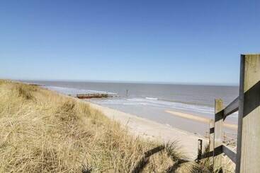 קוטג'' Home To Roost