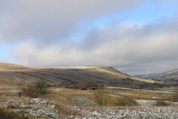 קוטג'' 1 Bridge End