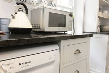 קוטג'' 14 Boscaswell Downs