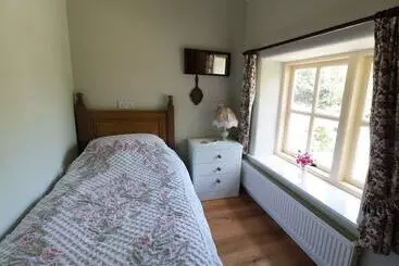 Just A Cottage, Newlands Farm