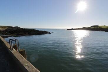 Kır Evi The Pink House