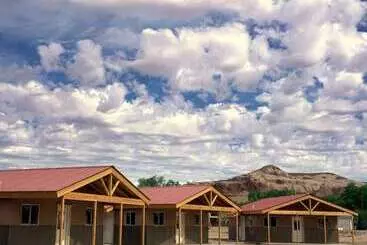 Mökkimajoitus Bluff Gardens