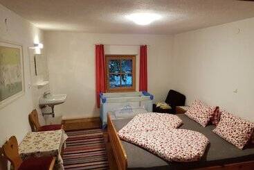 茅舍 Ferienhof Leo