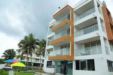 Otel Athirapilly River Resort