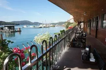 Lakeside B&b