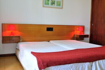 هتل Estalagem Zende