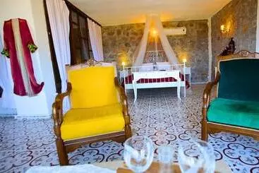 Hotel Gülnar Sultan Taş Konak