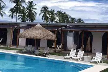 Hotel Show Pony Beach Resort