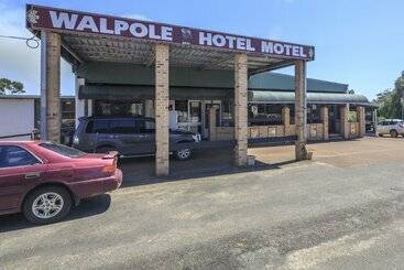 The Walpole Hotel Motel