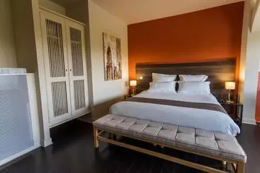 ホテル Restaurant Côte Garonne Le Balcon Des Dames   Tonneins Marmande Agen   Chambres Climatisées