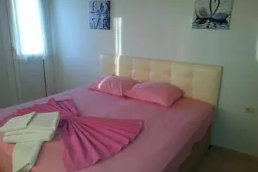 Yona Motel