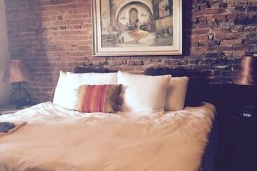 Grace Manor Bed And Breakfast