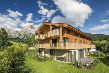 هتل Mountain Apart Simonhof