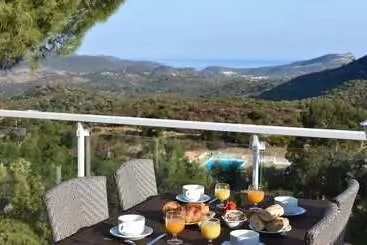 ホテル Hôtel Résidence U Nebbiu