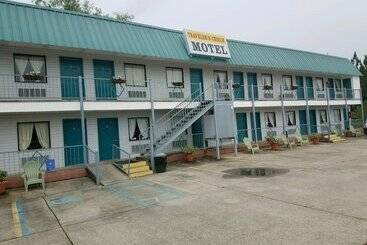 Traveler's Choice Motel