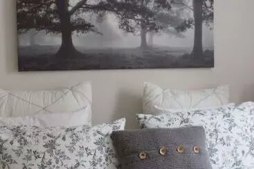 Hostelli Wm. Farmer And Sons