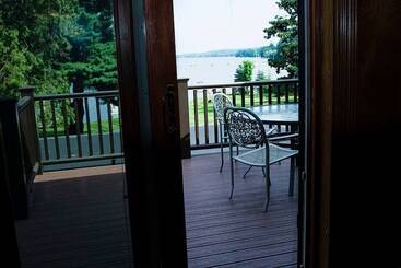 בית מלון כפרי The Brewster Inn