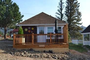 استراحتگاه River Rock Cottages