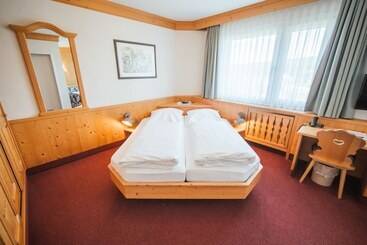 בית מלון כפרי Waldeck Mit Restaurant Florian S