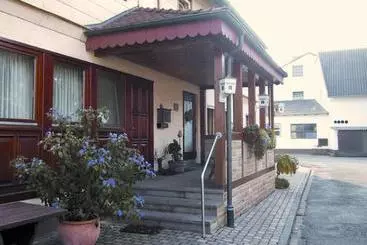 ペンション Landgasthof Emden