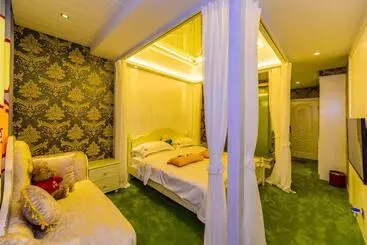 Mount Emei Teddy Bear Hotel玩具熊酒店