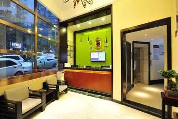 Super 8 Hotel Guiyang Qianling Park Ruijin North Road