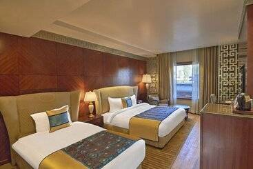 هتل Leh Crown Inn