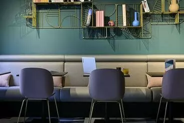 Hotel Tribe Paris La Defense Esplanade