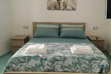 צימר L Agapanto Viola