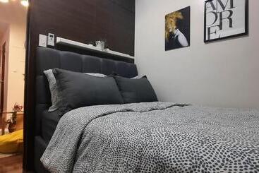 Apart Otel Stylish&comfort Unit With Balcony In Air Makati
