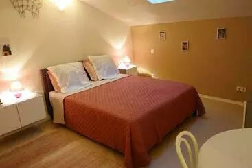 Apartamentos turísticos Studio Avec Piscine Partagee Jardin Clos Et Wifi A Duravel