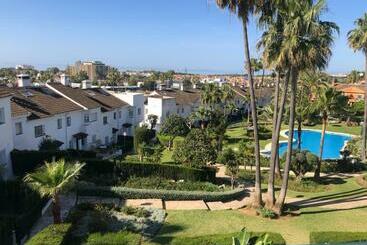 Turist apartmanları Chalet Familiar En Urbanización Maravillosa Guadalmina