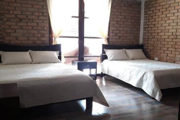 פנסיון Casa Hotel Villa Lorena