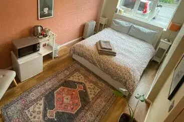 آپارتمان‌های توریست‌ها Modern Self Contained Studio With Free Parking