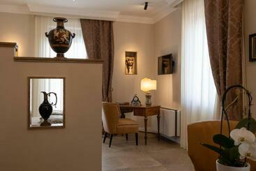 مبيت وإفطار Domus Clelia Paestum Antica Luxury Rooms