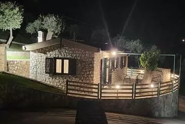 آپارتمان‌های توریست‌ها Olive Hilltop Velembusi