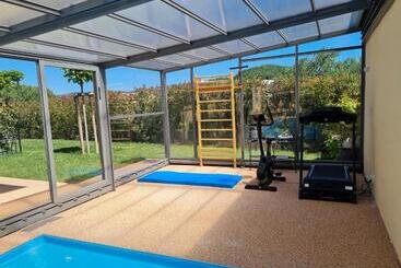 Chambres D Hôtes B&b La Bergeronnette Avec Piscine Couverte Chauffée