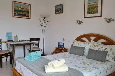 Chambres D Hôtes B&b La Bergeronnette Avec Piscine Couverte Chauffée