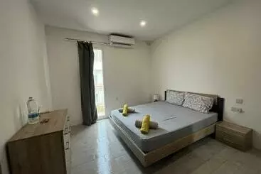 پانسیون City Center Properties   Modern & Bright Room With Ac And Ensuite Bathroom   Room 2